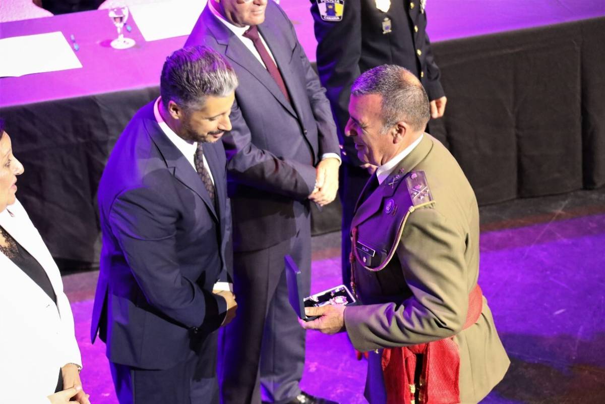 Acto de condecoración de la Policía Local de La Laguna. (foto: Mando de Canarias) Acto de condecoración de la Policía Local de La Laguna. (foto: Mando de Canarias)