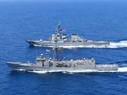 Un buque de la Armada espaola con otro de la Marina de Estados Unidos. (foto: Armada)