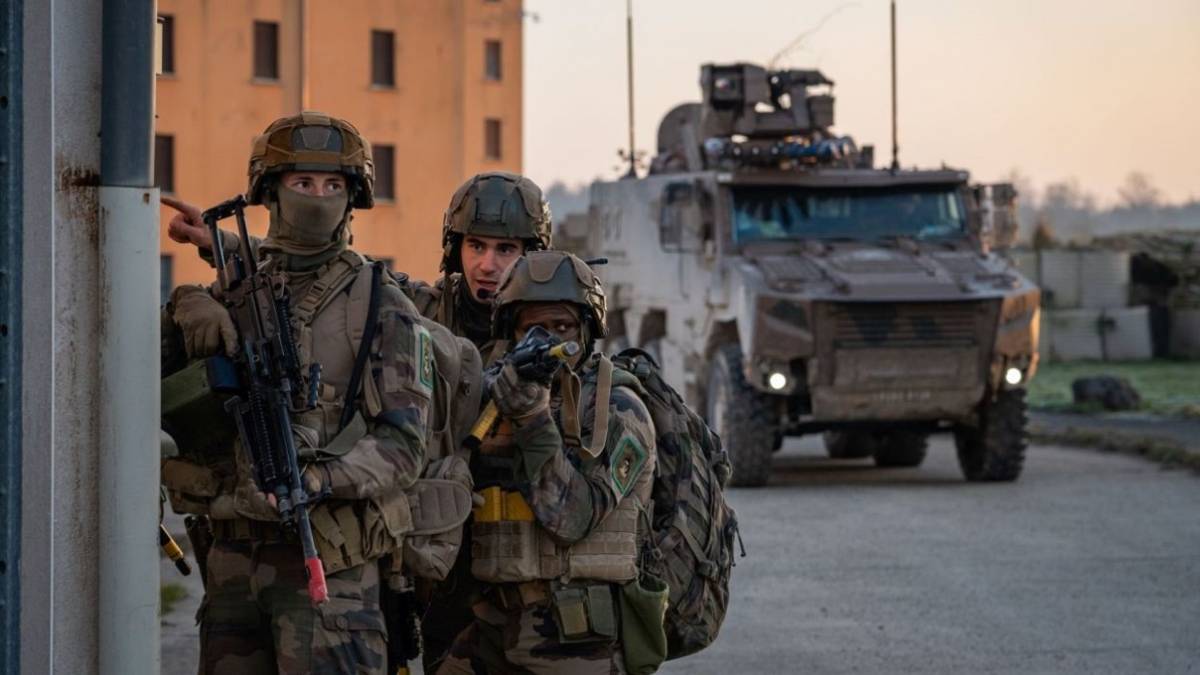 Se va a incidir en la capacitación individual de los combatientes y en qué se adiestren con más y mejores medios. (Armée de terre) Se va a incidir en la capacitación individual de los combatientes y en qué se adiestren con más y mejores medios. (Armée de terre)