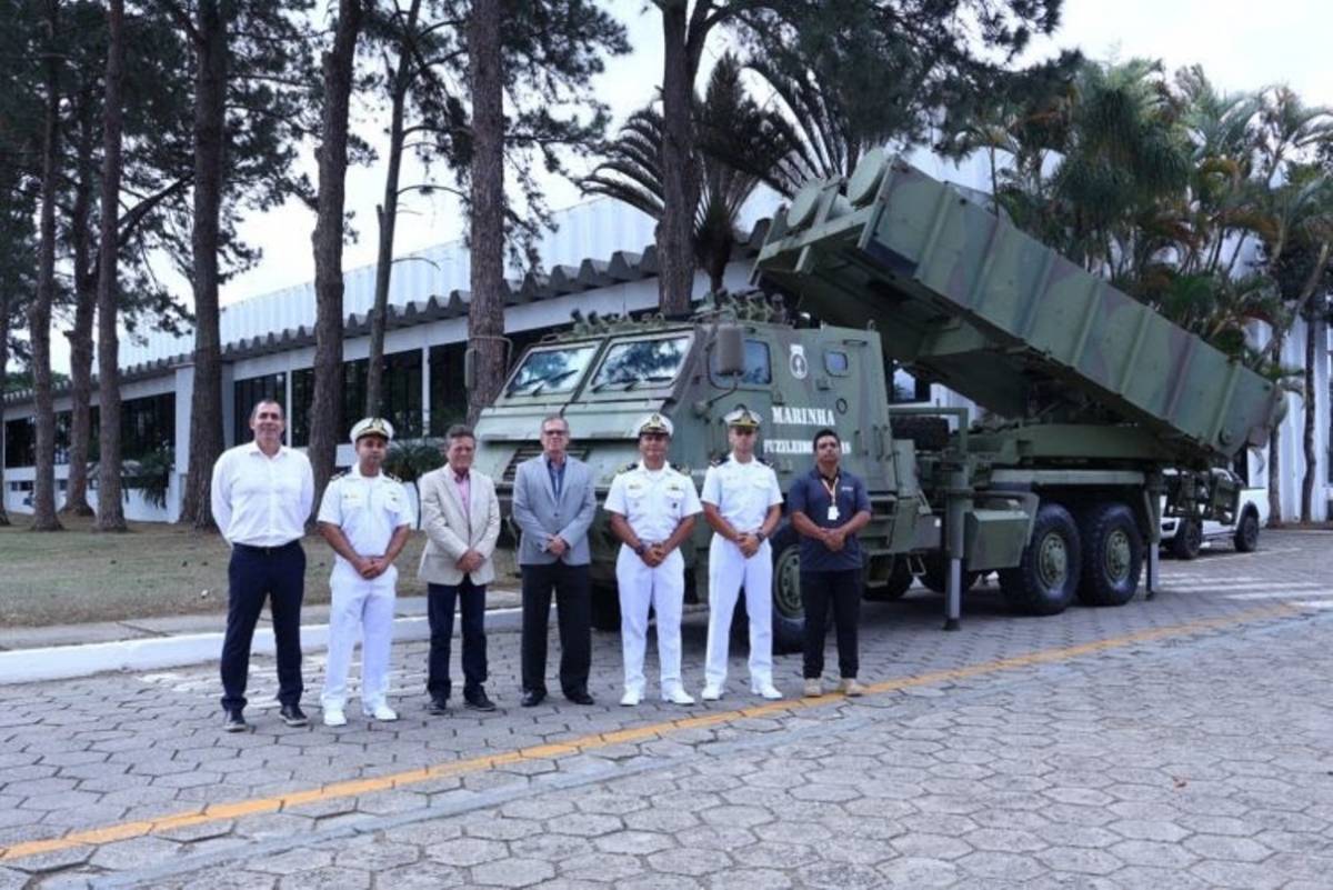 Un camión Astros de la Marinha. Un camión Astros de la Marinha.