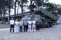 Un cami�n Astros de la Marinha.