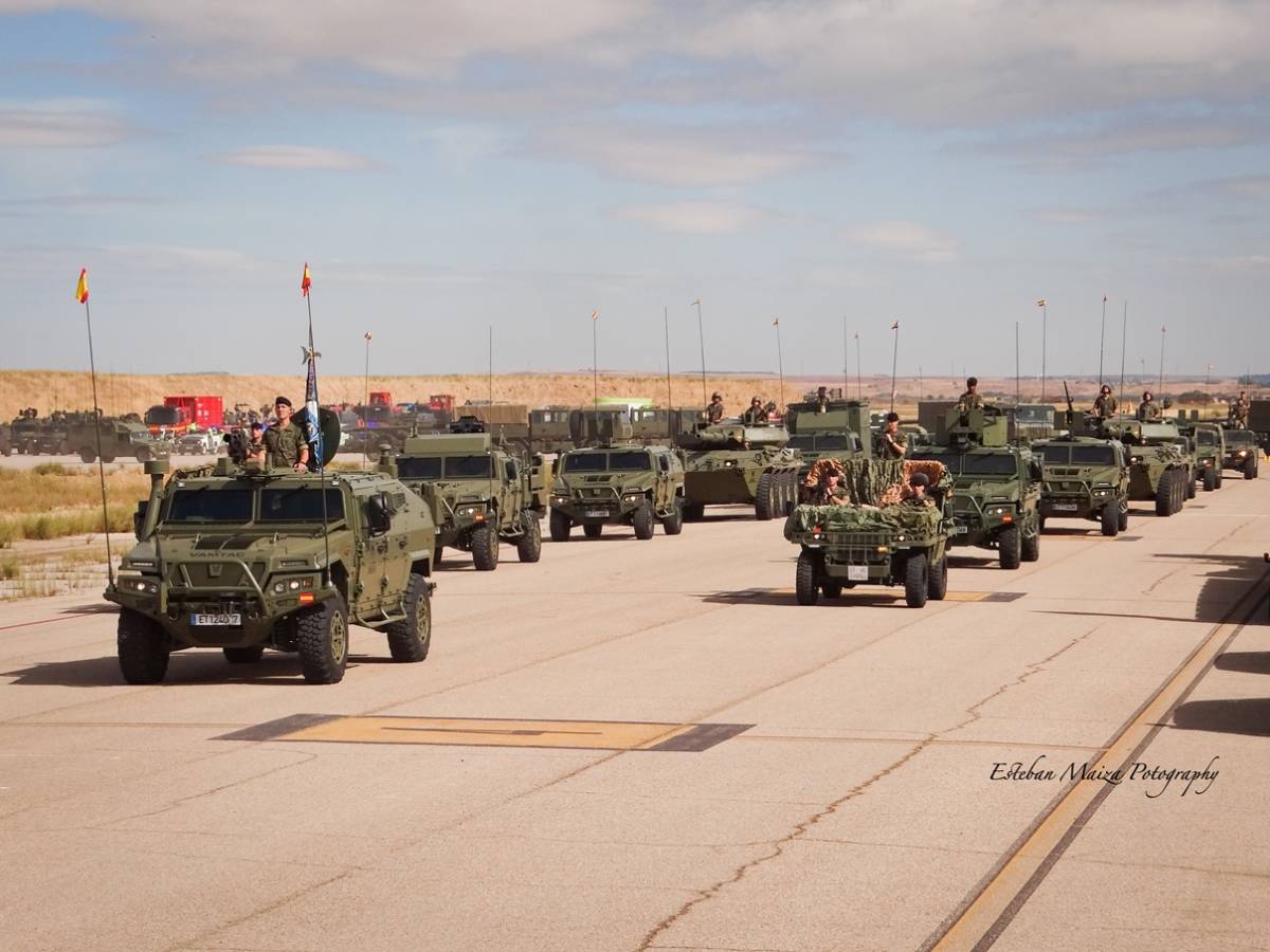 Contingente completo del desfile motorizado del 12 de octubre. (foto: Esteban Maiza) Contingente completo del desfile motorizado del 12 de octubre. (foto: Esteban Maiza)
