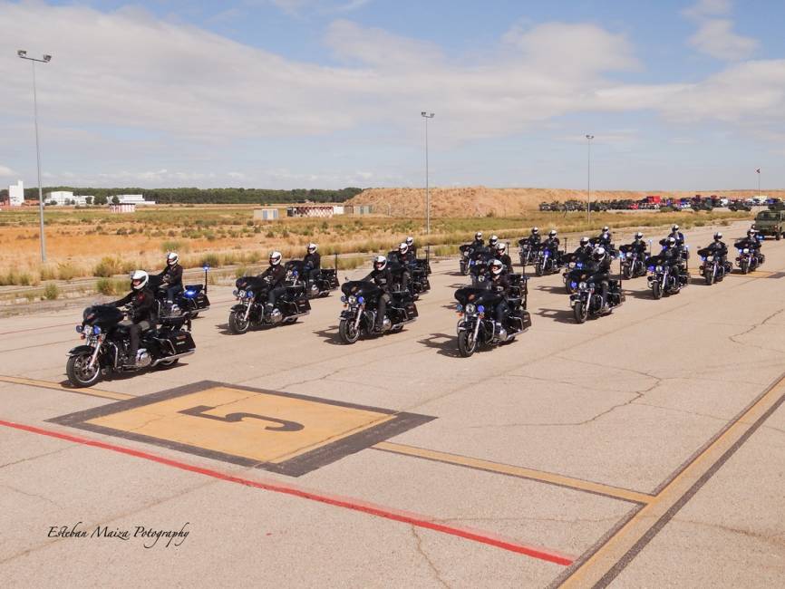 Como es tradición, el desfile lo abrieron las motocicletas Harley Davidson de la Guardia Real. (foto: Esteban Maiza)