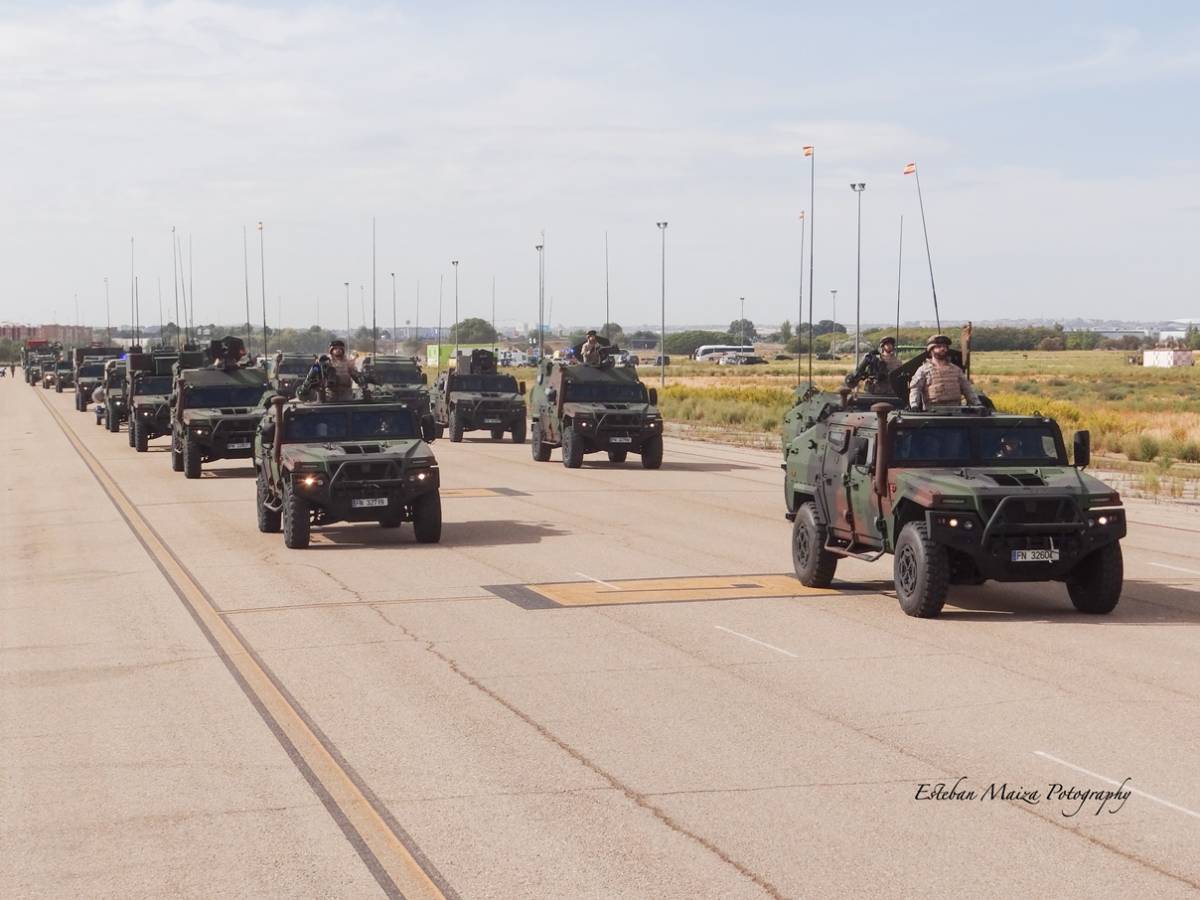 El escalón de la Armada estuvo compuesto por un gran número de VAMTAC de Infantería de Marina en sus diferentes versiones. (foto: Esteban Maiza) El escalón de la Armada estuvo compuesto por un gran número de VAMTAC de Infantería de Marina en sus diferentes versiones. (foto: Esteban Maiza)