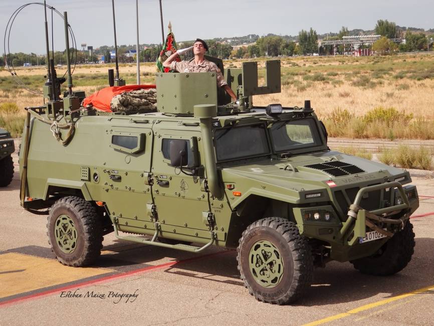 Por su parte, el Ejército del Aire y del Espacio participó con VAMTAC del EADA. (foto: Esteban Maiza)