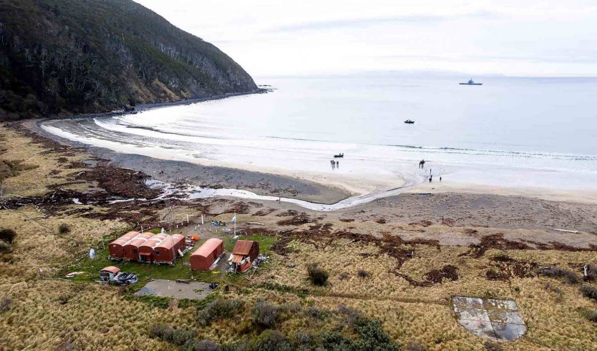 Ciertos puestos se encuentran en posiciones aisladas (002) Ciertos puestos se encuentran en posiciones aisladas (002)