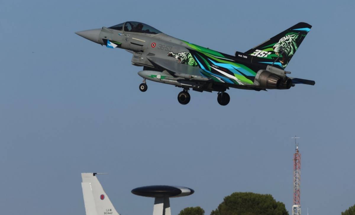 El Eurofighter especialmente pintado del XII Gruppo de la Aeronautica Militare Italiana.