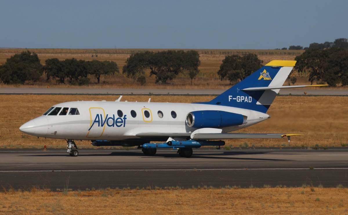 El Dassault Aviation Falcon 20 de la empresa AVDEF, que efectu funciones de guerra electrnica en el NTM-25.