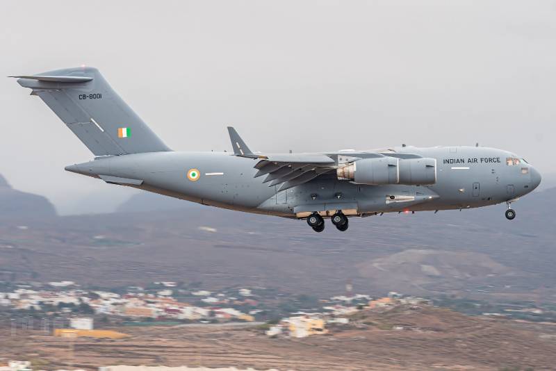 CB-8001 Boeing C-17A Globemaster III llegando a LPA. (Foto: Nestor Trujillo) CB-8001 Boeing C-17A Globemaster III llegando a LPA. (Foto: Nestor Trujillo)