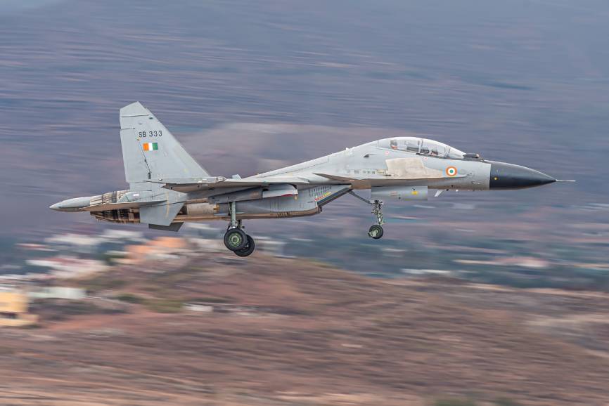 SB333 India - Air Force Sukhoi Su-30MKI llegando a LPA.(Foto: Nestor Trujillo)