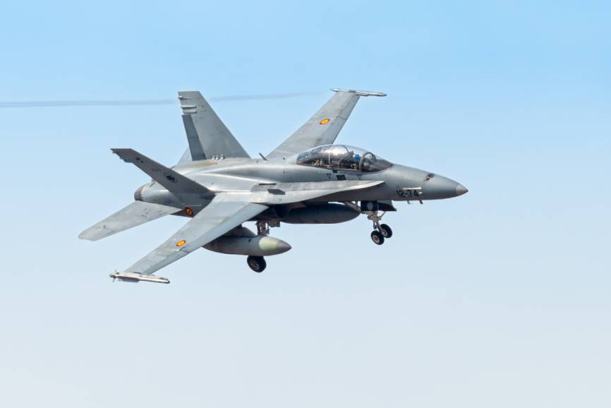 Último viraje F18 ALA 15 aterrizaje (Foto: Nestor Trujillo).