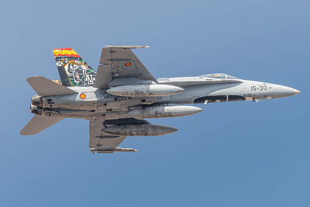 F18 ALA15 flypast antes de aterrizar (Foto: Nestor Trujillo). F18 ALA15 flypast antes de aterrizar (Foto: Nestor Trujillo).
