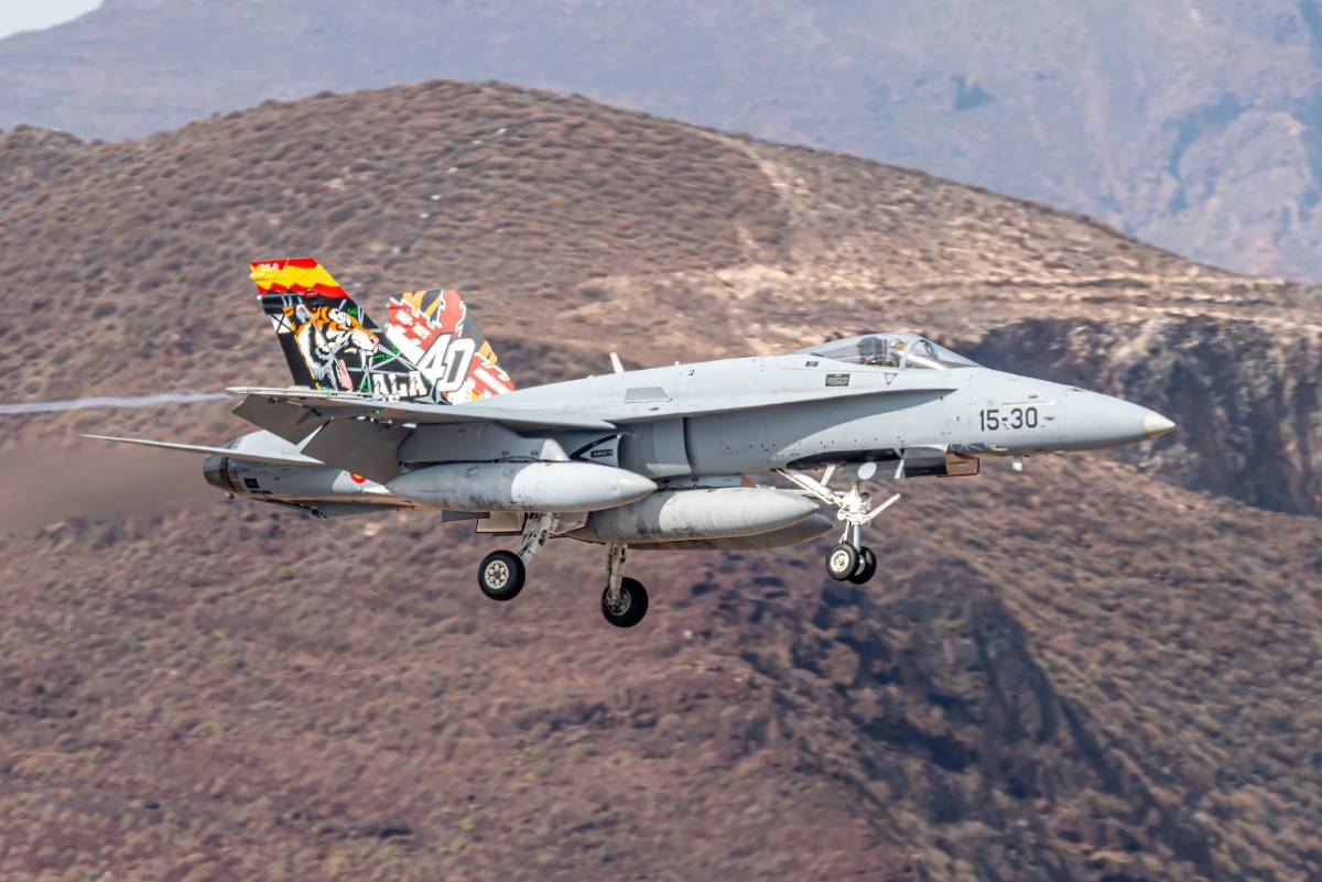 F18s ALA15 llegando a LPA (Foto: Nestor Trujillo). F18s ALA15 llegando a LPA (Foto: Nestor Trujillo).