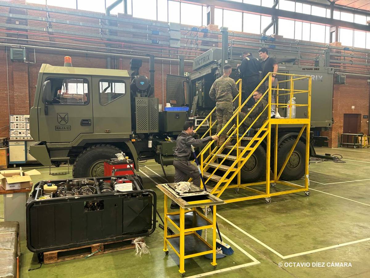 Casi cincuenta millones de euros se van a invertir en modernizar las capacidades y equipos de los radares ARTHUR del Ejército de Tierra. (Octavio Díez Cámara) Casi cincuenta millones de euros se van a invertir en modernizar las capacidades y equipos de los radares ARTHUR del Ejército de Tierra. (Octavio Díez Cámara)