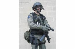 Las pistolas Glock forman parte, desde hace muchos aos, del arsenal del FBI.(Octavio Dez Cmara)  02 GLOCK.-