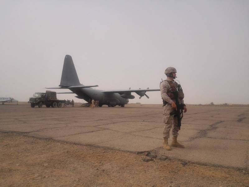Un AMPT del EADA dando seguridad a un Hércules del Destacamento Marfil del Ejército del Aire hace años. (foto: EMAD) Un AMPT del EADA dando seguridad a un Hércules del Destacamento Marfil del Ejército del Aire hace años. (foto: EMAD)