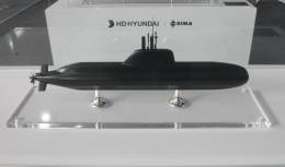 Maqueta del submarino HDS-1500 de Hyundai para la Marina de Guerra del Per.