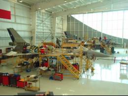 Aviones F-16 de la Fuerza Area de Chile en lnea de mantenimiento.