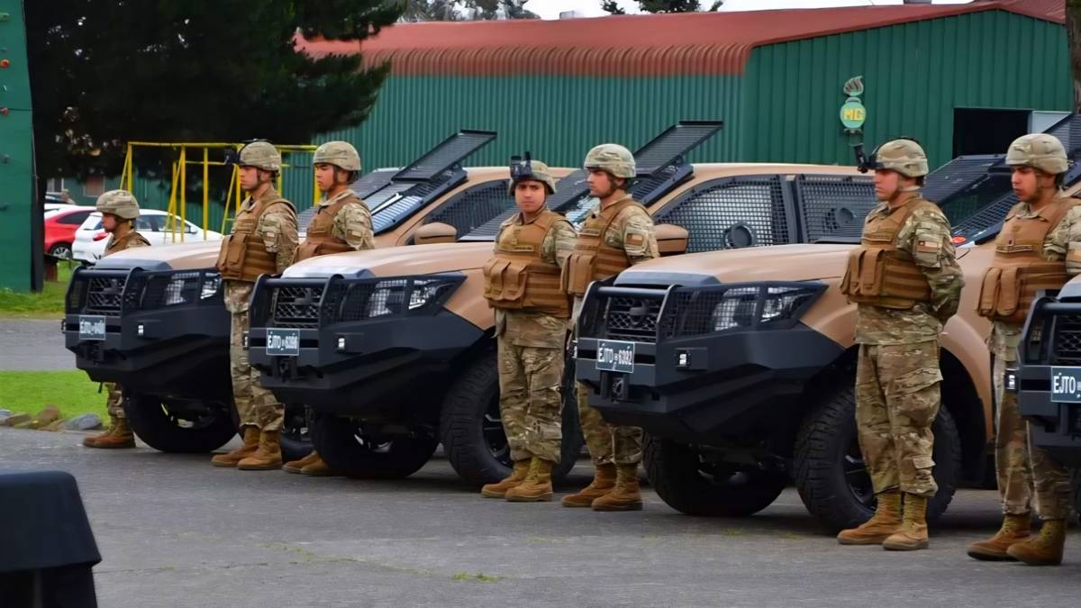 Las nuevas camionetas Nissan Navara del Ejército de Chile. Las nuevas camionetas Nissan Navara del Ejército de Chile.