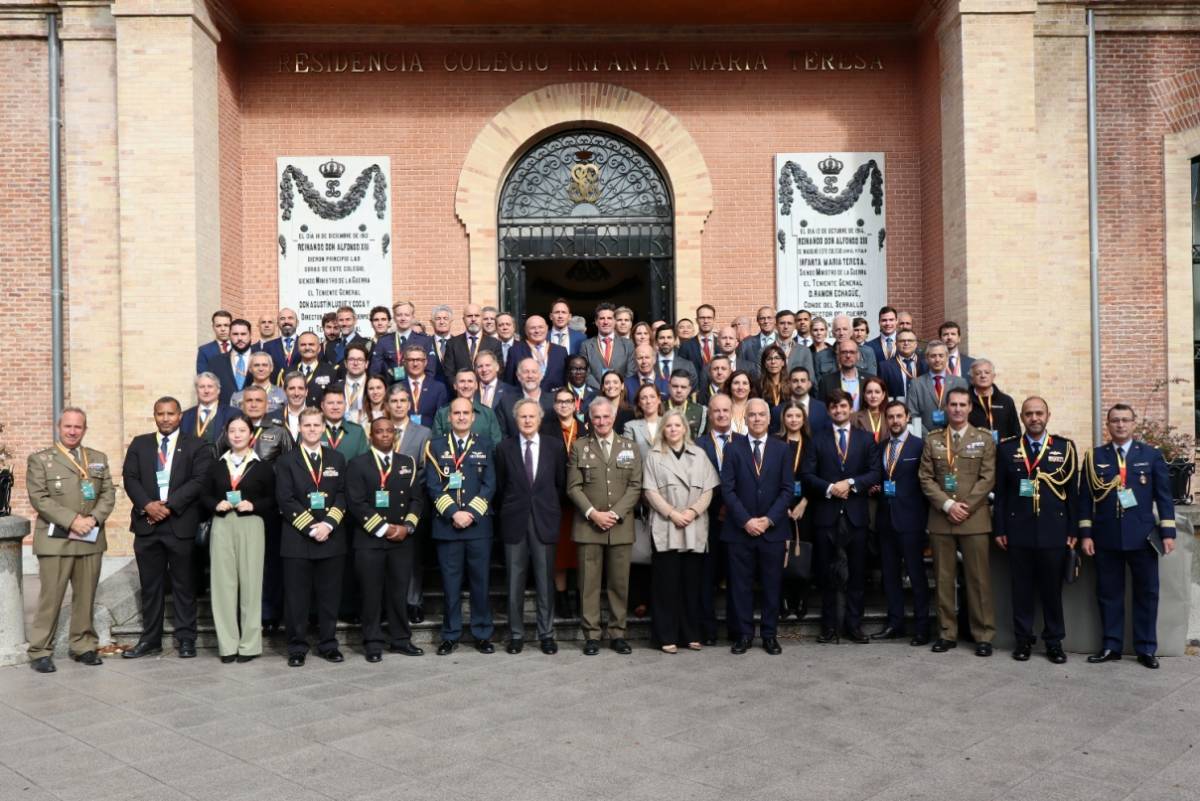 Primera jornada con agregados y consejeros de Defensa acreditados en España. (foto: TEDAE) Primera jornada con agregados y consejeros de Defensa acreditados en España. (foto: TEDAE)