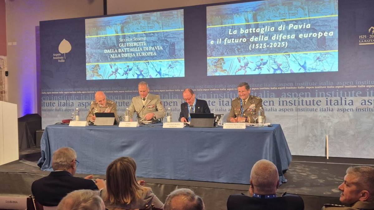 El Jefe de Estado Mayor del Ejército de Tierra en el Instituto Aspen Italia. El Jefe de Estado Mayor del Ejército de Tierra en el Instituto Aspen Italia.