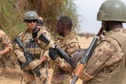 Soldados franceses y malienses en frica. (foto: Arme de Terre)