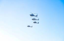 Cuatro helic�pteros Gazelle volando juntos.