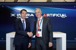 El presidente ejecutivo de Indra Group, ngel Escribano, y el CEO de Airtificial, Guillermo Fernndez de Pearanda. (foto: Indra)