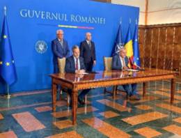 Firma del acuerdo en Rumana. (foto: Rheinmetall)