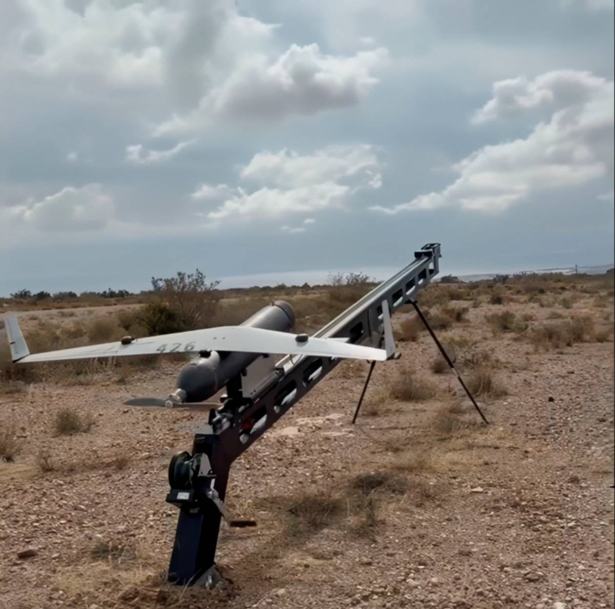 El Hornet a punto de ser lanzado. (foto: Destinus) El Hornet a punto de ser lanzado. (foto: Destinus)