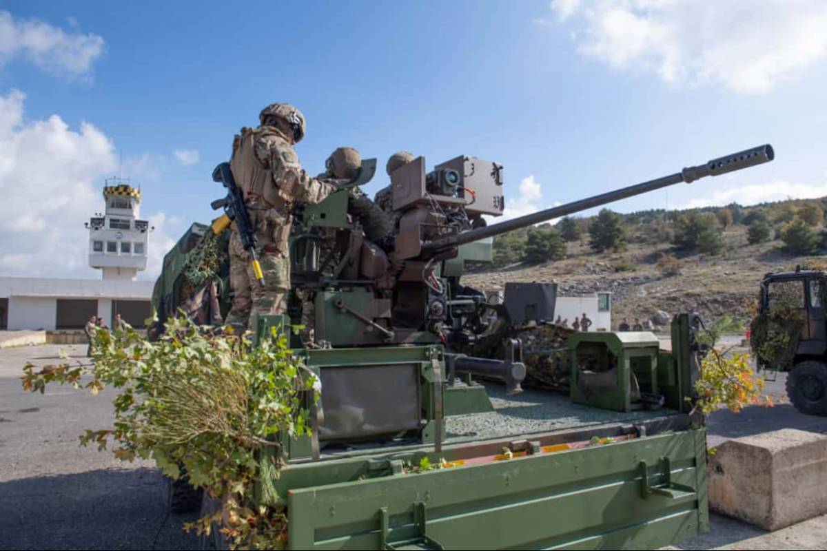 Un cañón de 20mm asociado a un avanzado sistema de puntería térmico conforma el standard 1 del sistema Proteus. (Armée de terre) Un cañón de 20mm asociado a un avanzado sistema de puntería térmico conforma el standard 1 del sistema Proteus. (Armée de terre)
