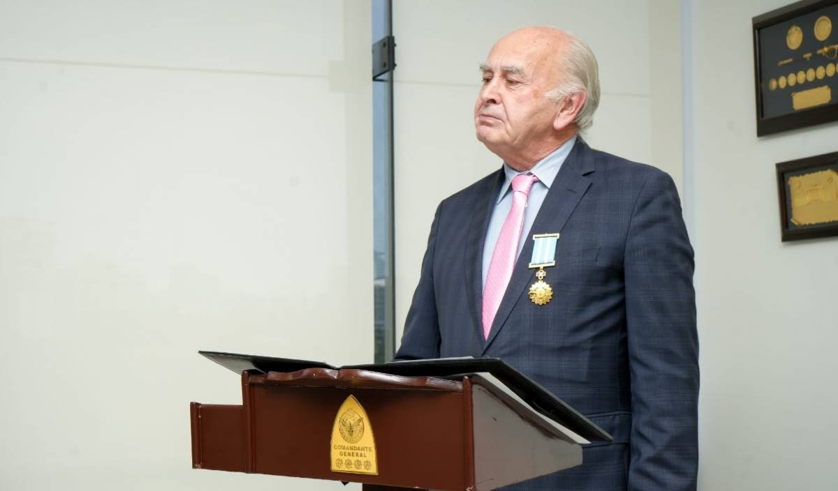 Javier Taibo, presidente de Grupo Edefa, condecorado con la Medalla al Mérito Mayor General FAP Armando Revoredo Iglesias Javier Taibo, presidente de Grupo Edefa, condecorado con la Medalla al Mérito Mayor General FAP Armando Revoredo Iglesias