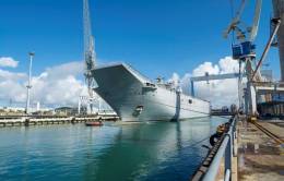 El Juan Carlos I en el astillero de Navantia en Puerto Real (autor)