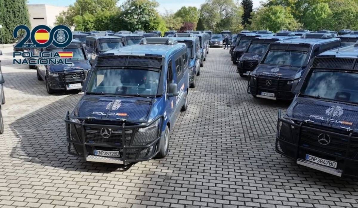 Los nuevos furgones UNIPOL han sido carrozados siguiendo las necesidades específicas asociadas a las intervenciones propias de las UIP. (Policía Nacional) Los nuevos furgones UNIPOL han sido carrozados siguiendo las necesidades específicas asociadas a las intervenciones propias de las UIP. (Policía Nacional)