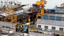 Construccin del primer OPV para la Armada de Uruguay en el astillero Cardama.