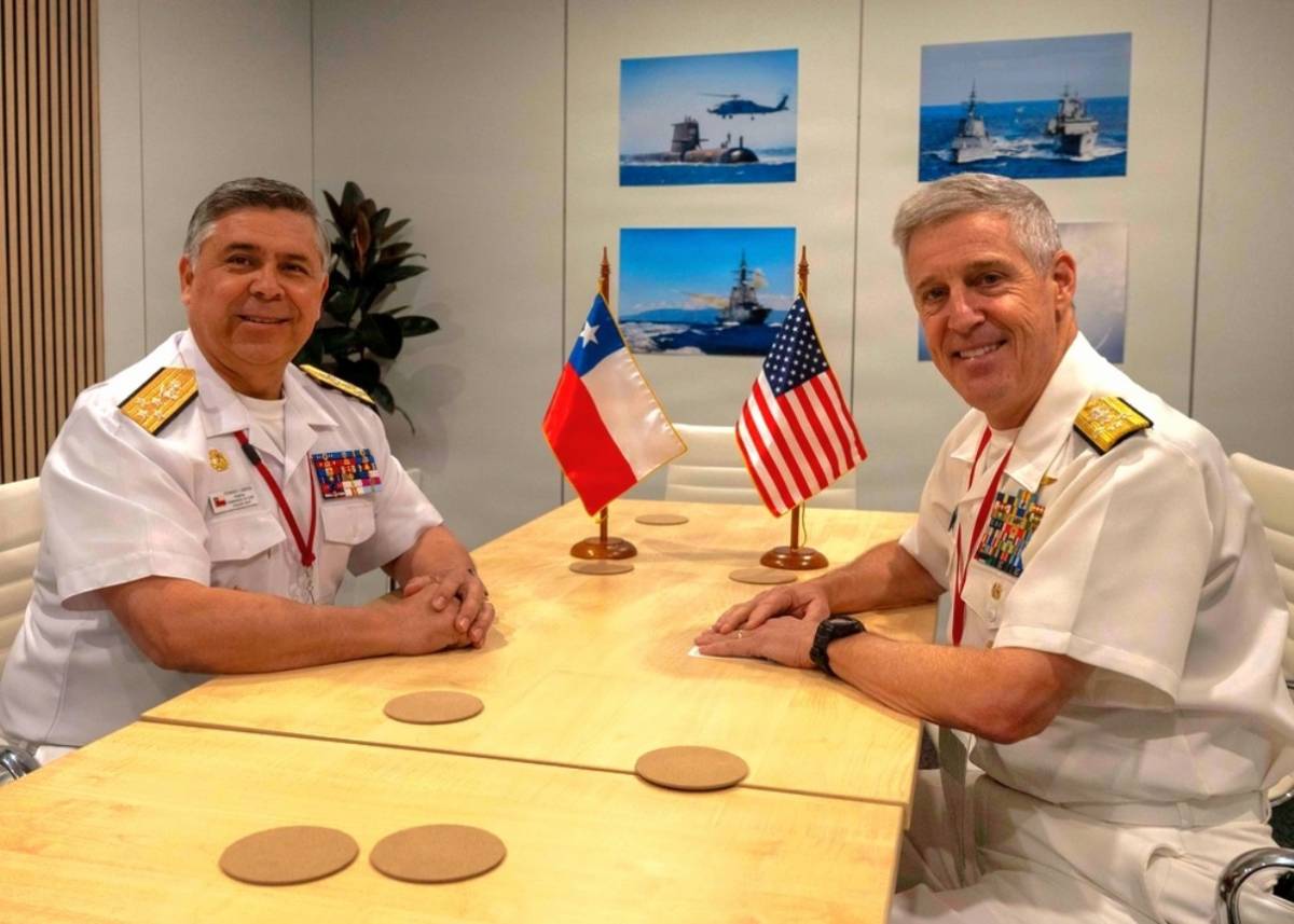 Reunión de ambos Almirantes. Reunión de ambos Almirantes.