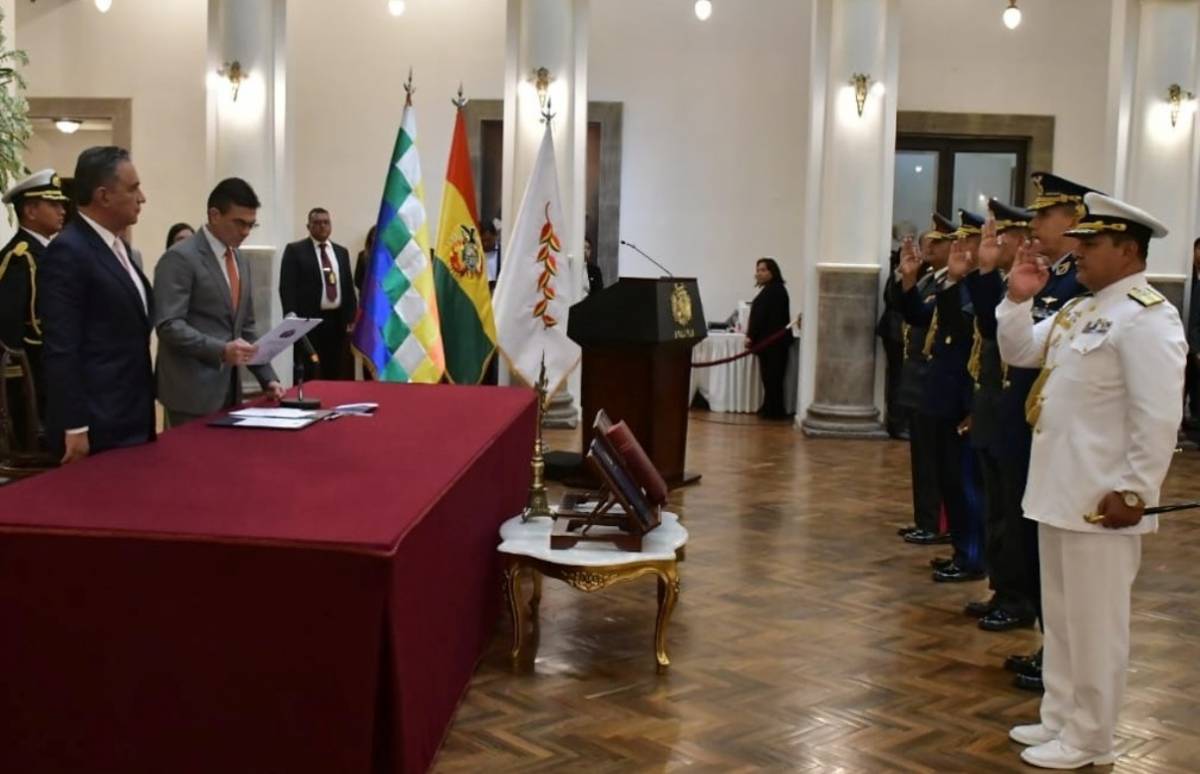 Juramente del nuevo mando de las Fuerzas Armadas de Bolivia. (foto: MinDef Bolivia)    