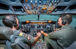 Interior de la cabina del simulador del P-8A Poseidon de Lufthansa Aviation Training. Foto: Lufthansa Aviation Training