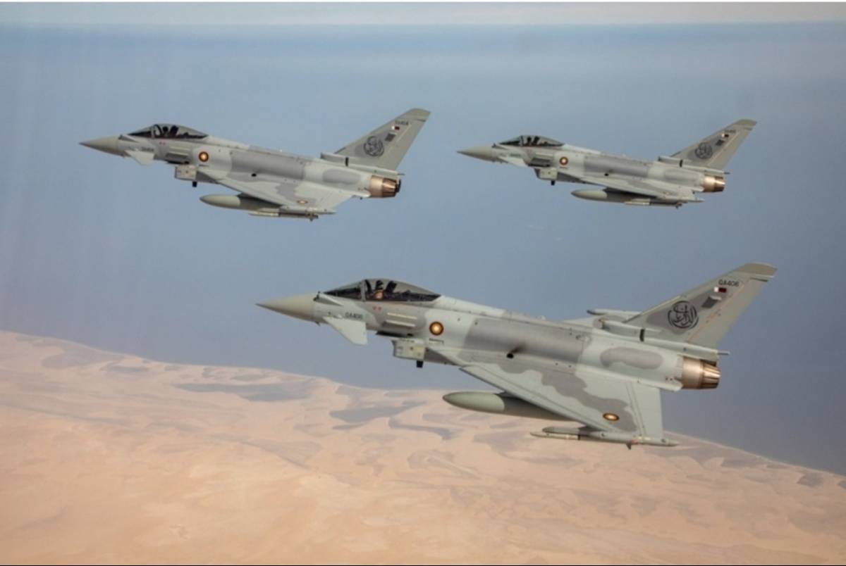Formación de tres Eurofighter de Catar. (foto BAE Systems) Formación de tres Eurofighter de Catar. (foto BAE Systems)