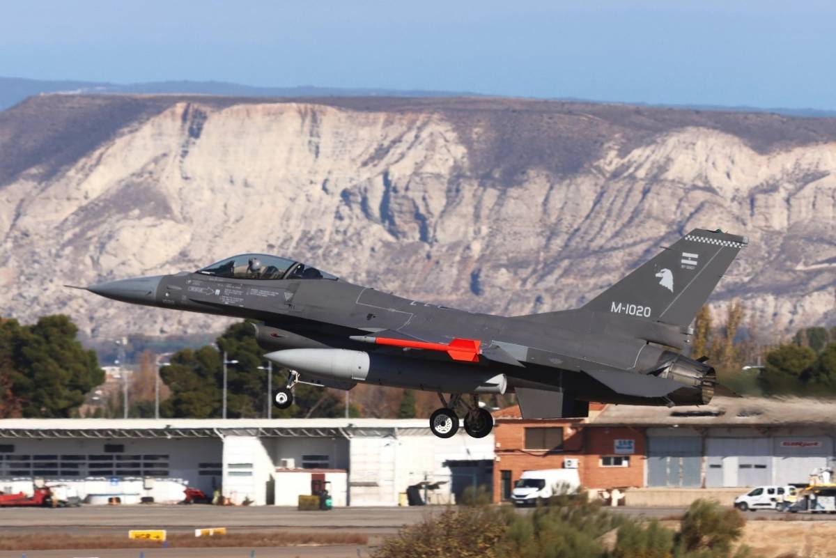 En este primer lote de seis F-16 figuran cuatro biplazas y dos monoplazas, incluido el M-1020. (defensa.com) En este primer lote de seis F-16 figuran cuatro biplazas y dos monoplazas, incluido el M-1020. (defensa.com)