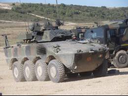 Las versiones ms recientes del 8x8 italiano Freccia han evolucionado sustancialmente en lo que a blindaje y sistemas se refiere. (Octavio Dez Cmara)