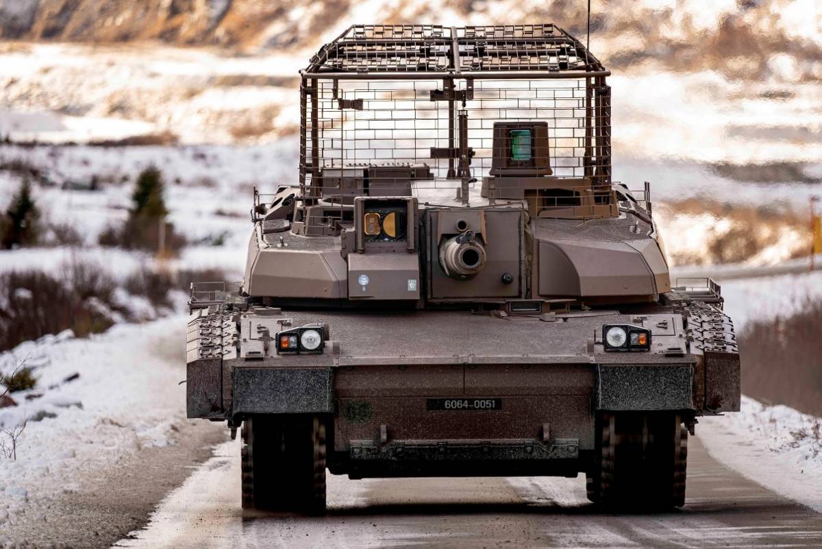 Francia ha comenzado ya a implementar mejoras antidrn y antimunicin merodeadora en sus carros de combate Leclerc. (Arme de terre)