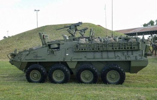 La FDR recibe estas maquinas las primeras para sembrar doctrina operacional. 