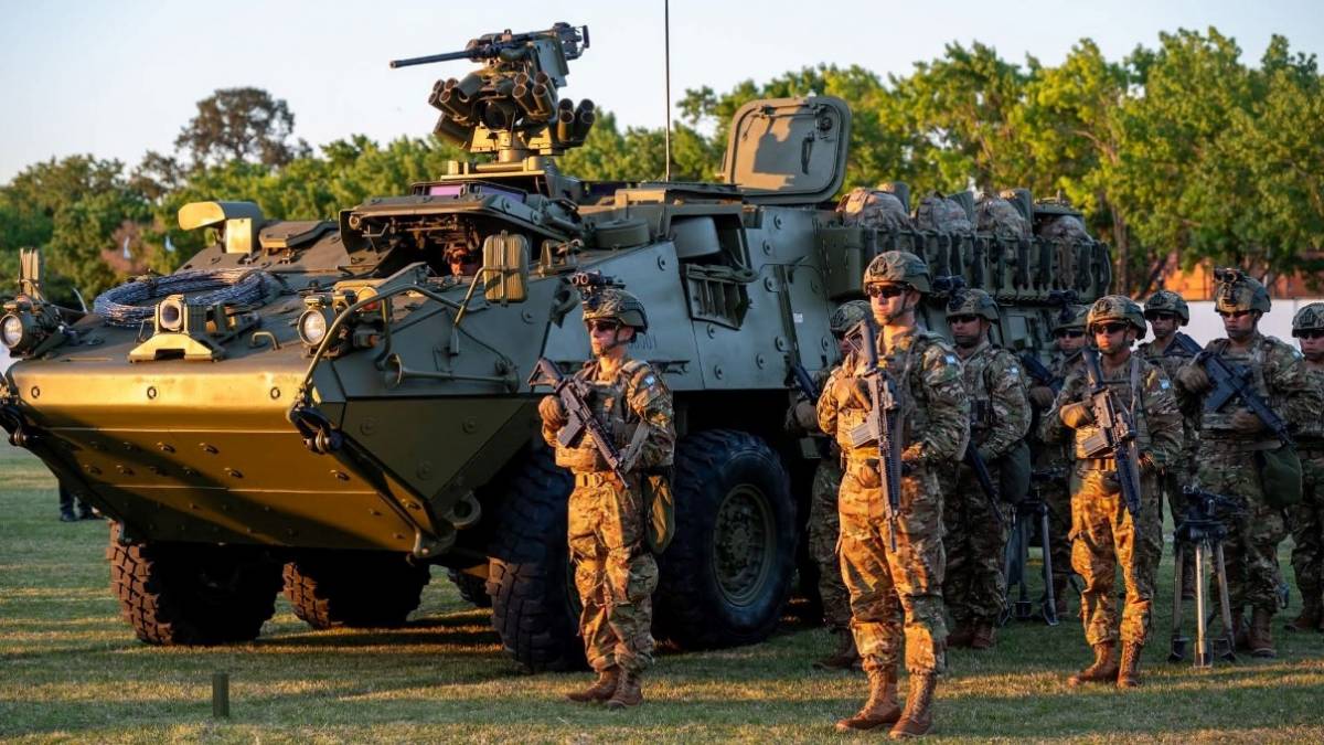La intencion es adquirir mas de 200 vehiculos con variantes de equipo y armamento. La intencion es adquirir mas de 200 vehiculos con variantes de equipo y armamento.