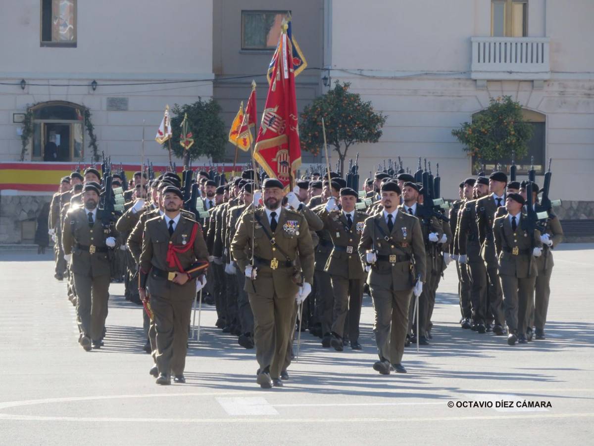 El teniente coronel Gutirrez Berrocal desfila al frente de los efectivos de su Batalln, ms de quinientos militares instruidos y aguerridos.   (Octavio Dez Cmara)