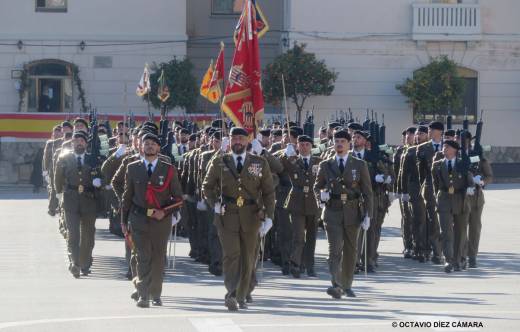 El teniente coronel Gutirrez Berrocal desfila al frente de los efectivos de su Batalln, ms de quinientos militares instruidos y aguerridos.   (Octavio Dez Cmara)
