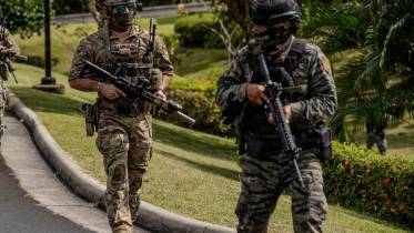 Operadores de fuerzas especiales de Estados Unidos y Panam durante el ejercicio de respuesta a crisis. (Crditos SOCSUTH)