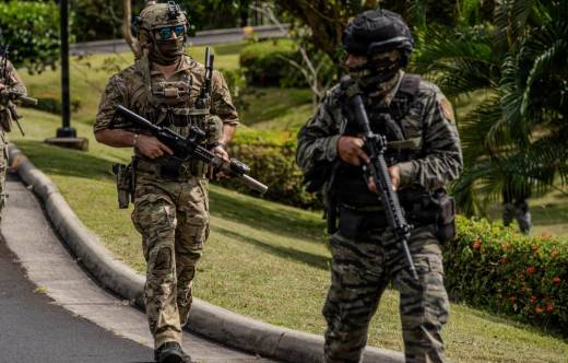 Operadores de fuerzas especiales de Estados Unidos y Panam durante el ejercicio de respuesta a crisis. (Crditos SOCSUTH)