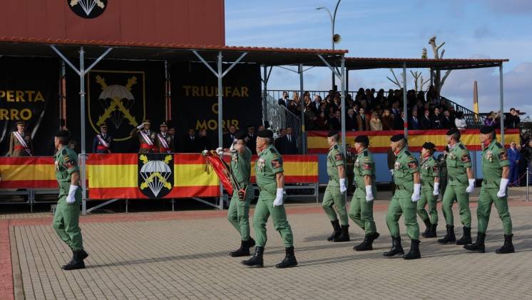 Desfile de la parada militar en la sede madrilea de la BRIPAC, con motivo de los actos de la patrona de 2025. (foto Julio Maiz)