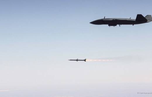 El Ghost Bat en el momento del lanzamiento del misil (Boeing)